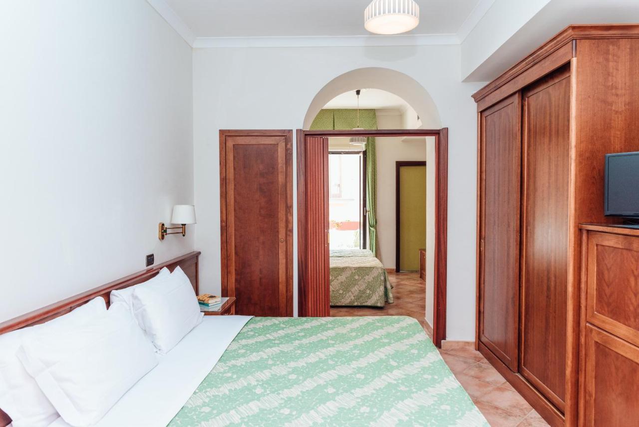 Hotel Montana SantʼAgata sui Due Golfi Extérieur photo