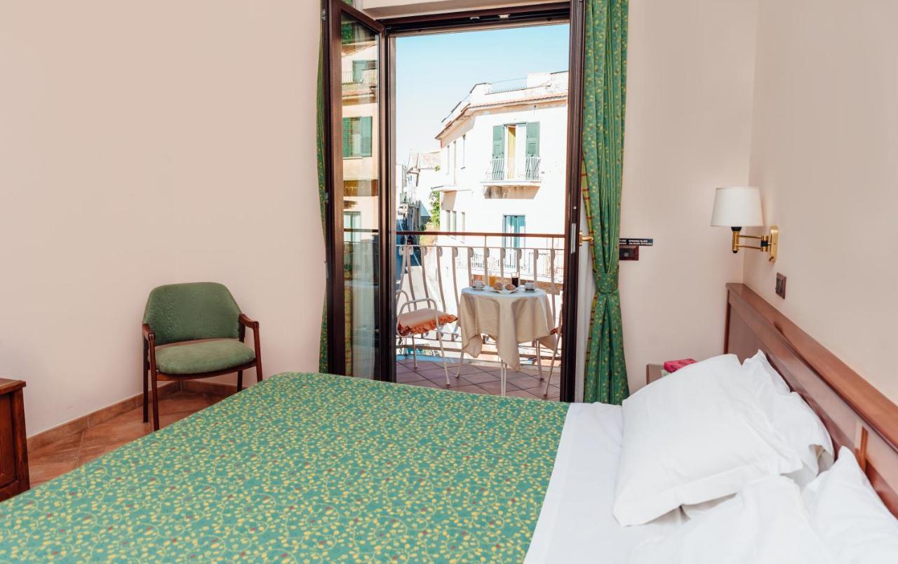 Hotel Montana SantʼAgata sui Due Golfi Extérieur photo