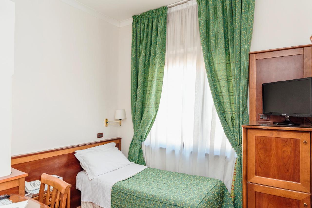 Hotel Montana SantʼAgata sui Due Golfi Extérieur photo