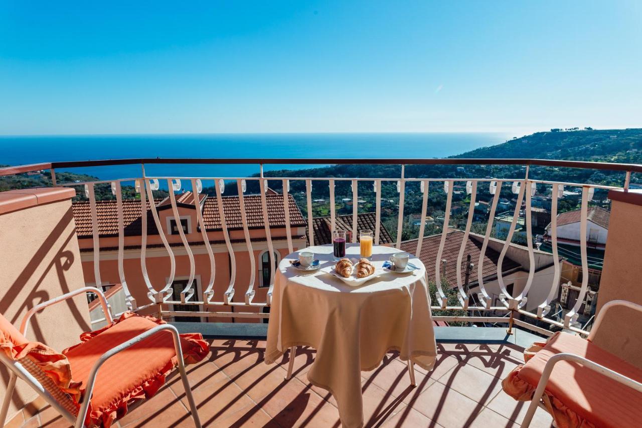 Hotel Montana SantʼAgata sui Due Golfi Extérieur photo