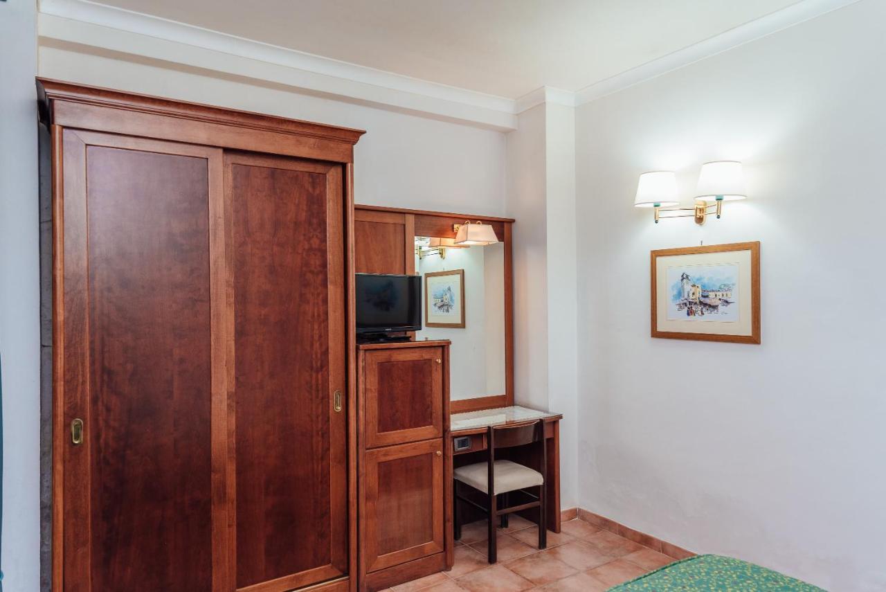 Hotel Montana SantʼAgata sui Due Golfi Extérieur photo