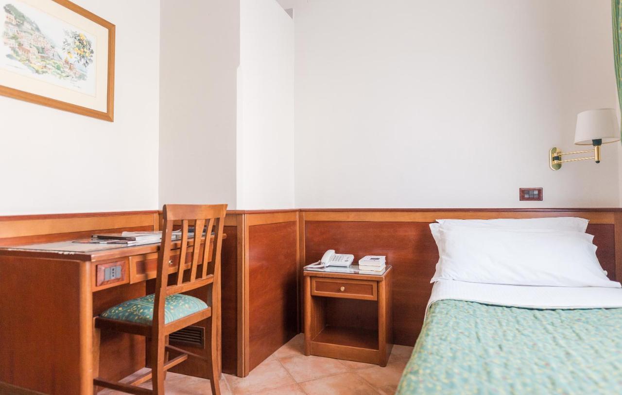 Hotel Montana SantʼAgata sui Due Golfi Extérieur photo