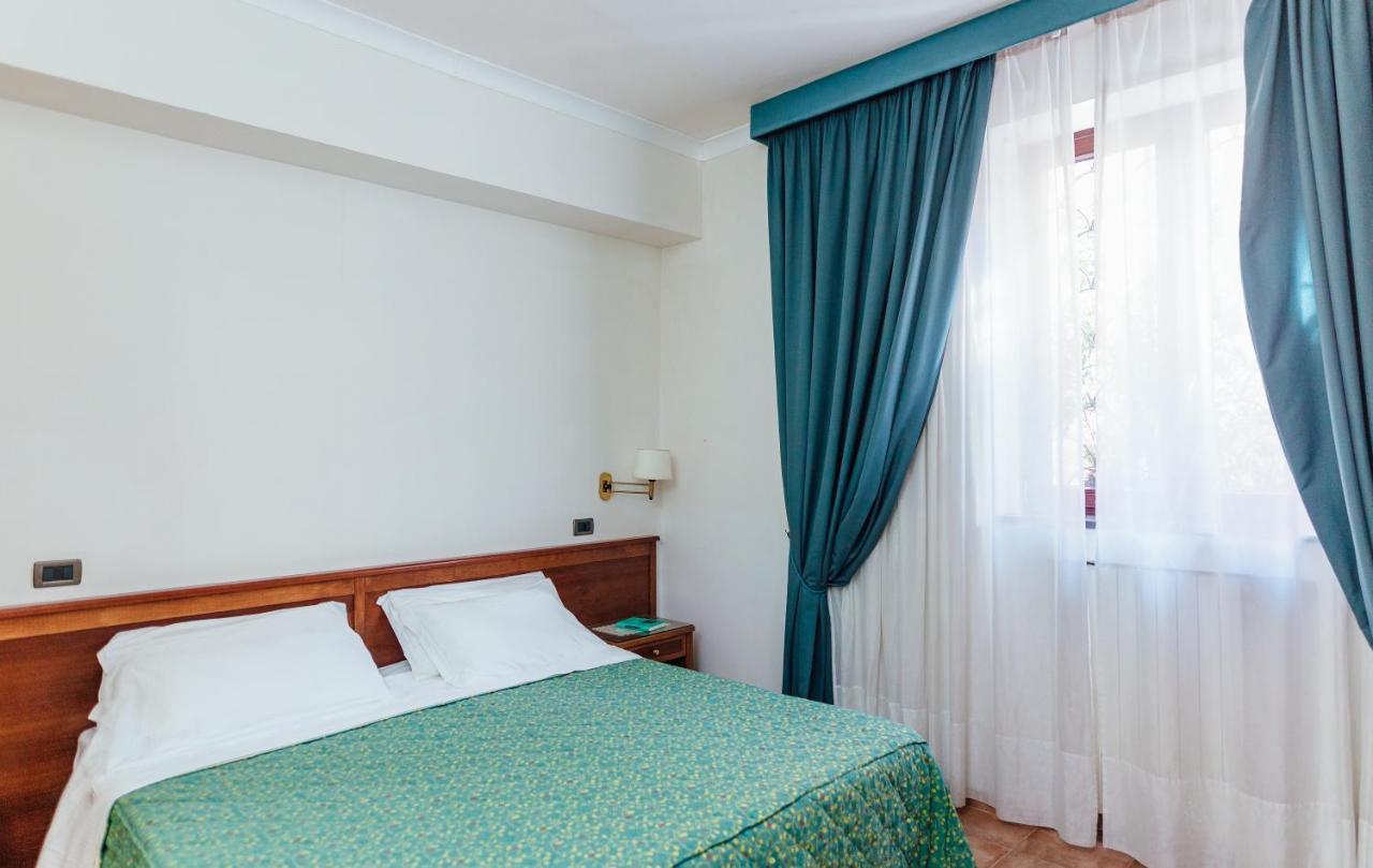 Hotel Montana SantʼAgata sui Due Golfi Extérieur photo